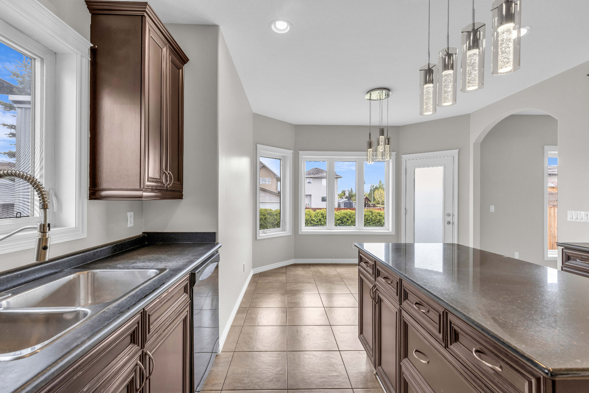 石桥独栋出售- 435 McIntosh Court,  —— 林与唐地产 - 3